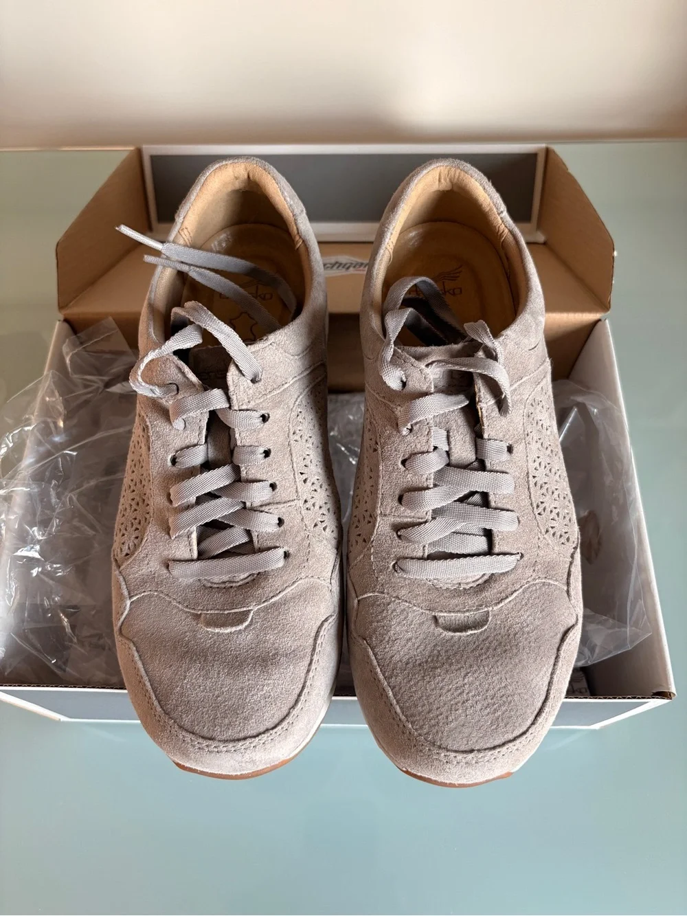 Dansko catie/Gray Suede Lace-Up Sneakers